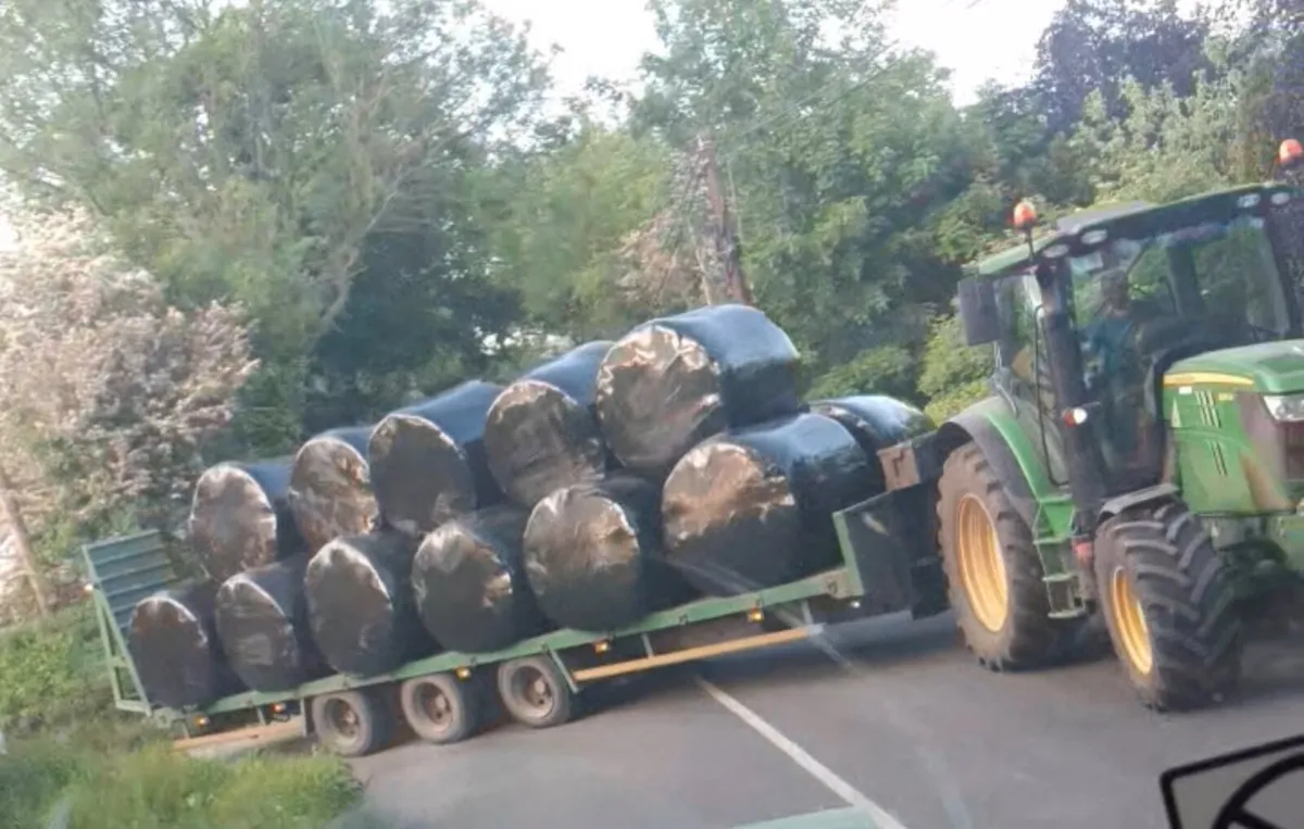 30' flat bed low loader/bale trailer - Image 2