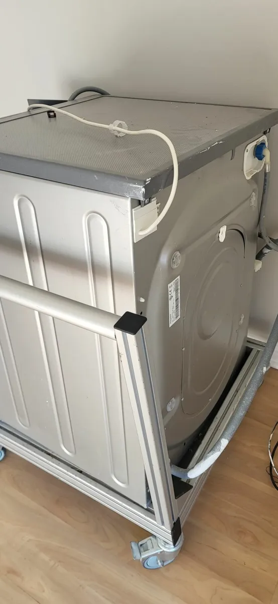 Washing machine - Image 1