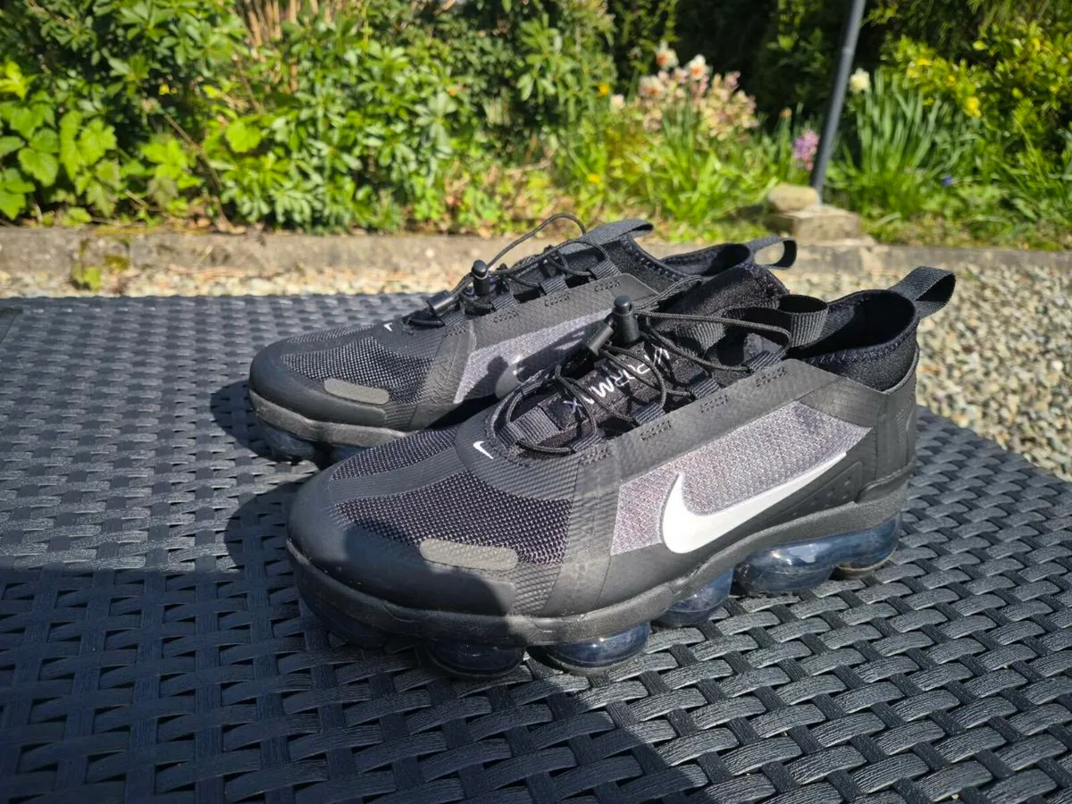 Nike Air vapormax size 6,new - Image 1