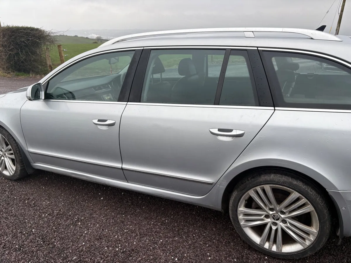 Skoda Superb 2014 - Image 2