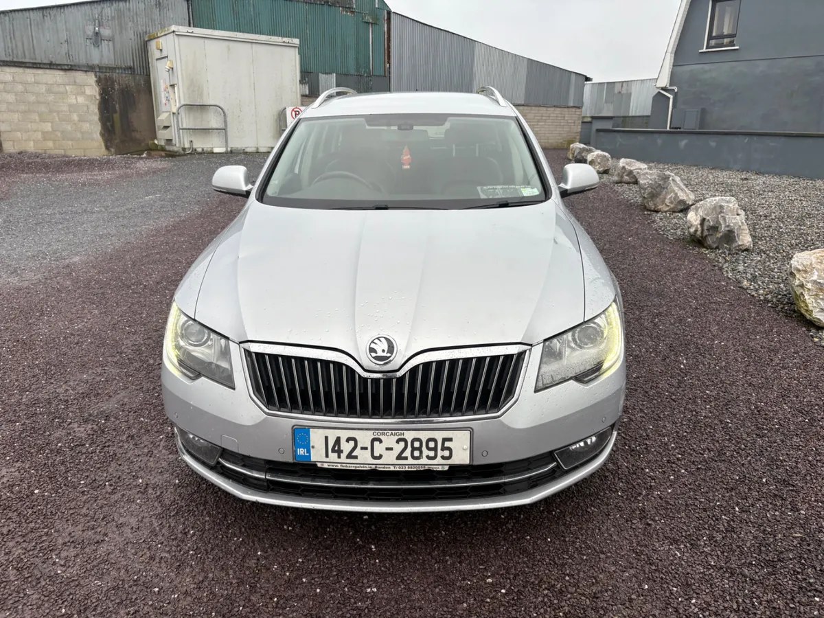 Skoda Superb 2014 - Image 4