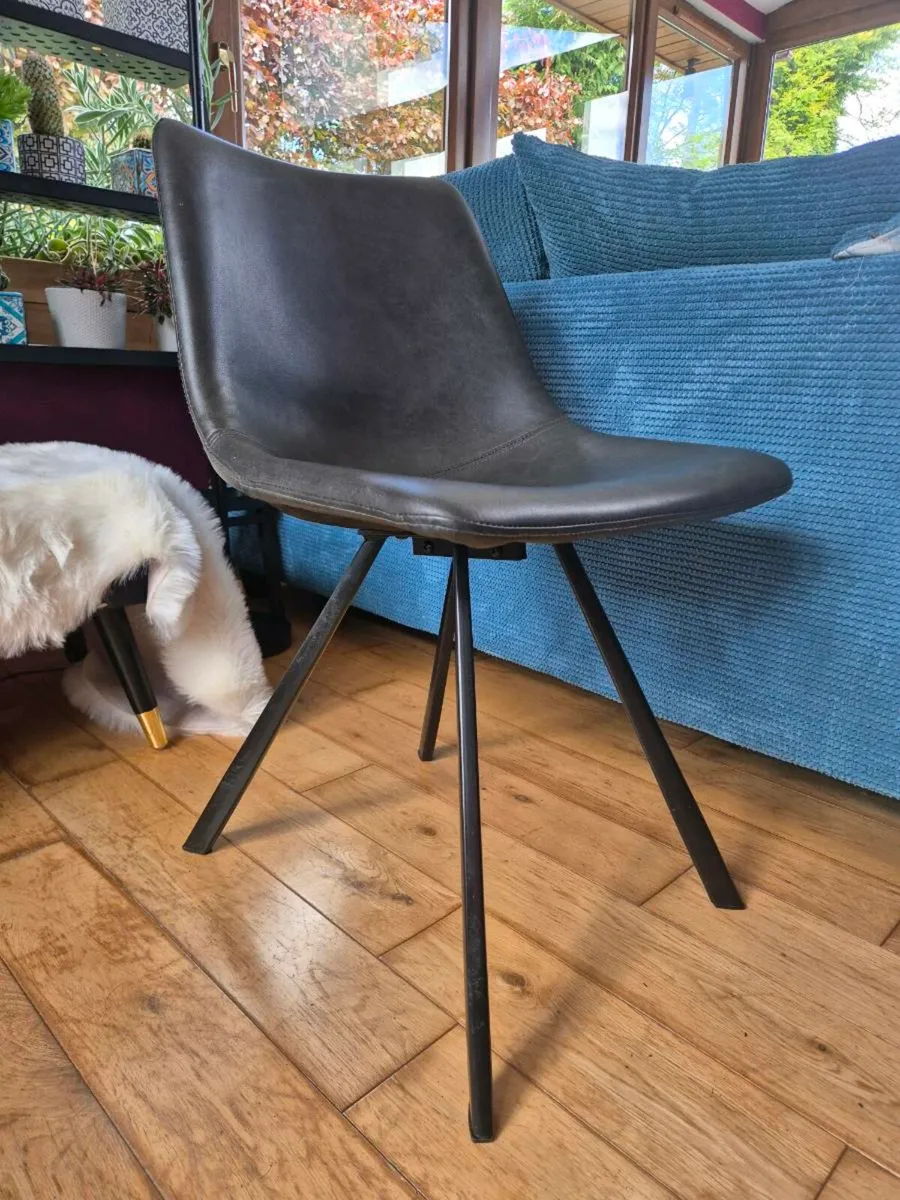 2 modern chairs - Image 1