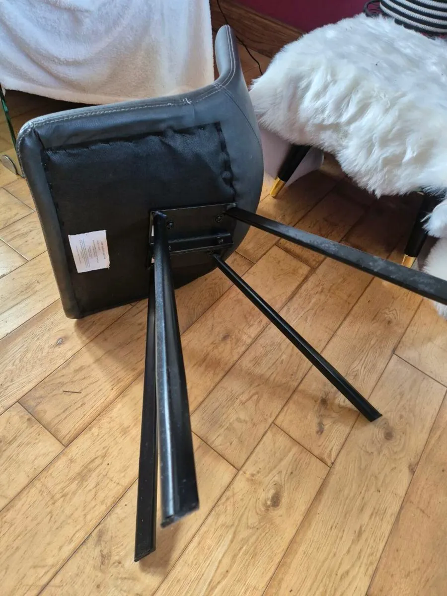2 modern chairs - Image 2
