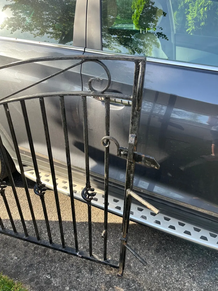 Gates - Image 1