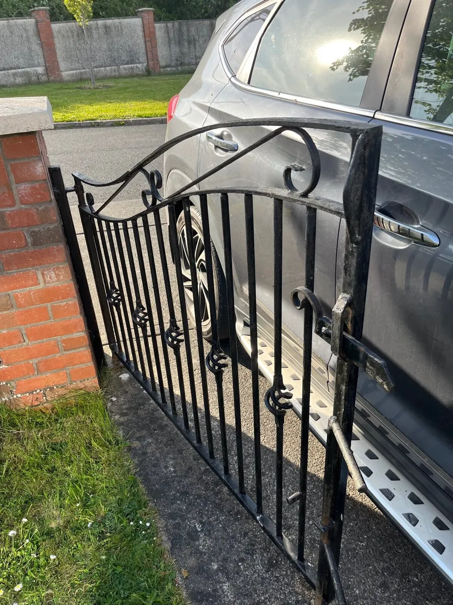 Gates - Image 3
