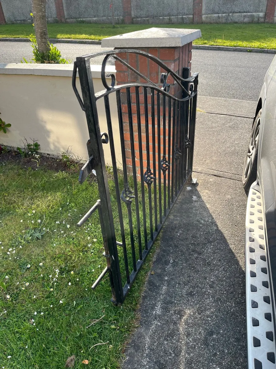 Gates - Image 4