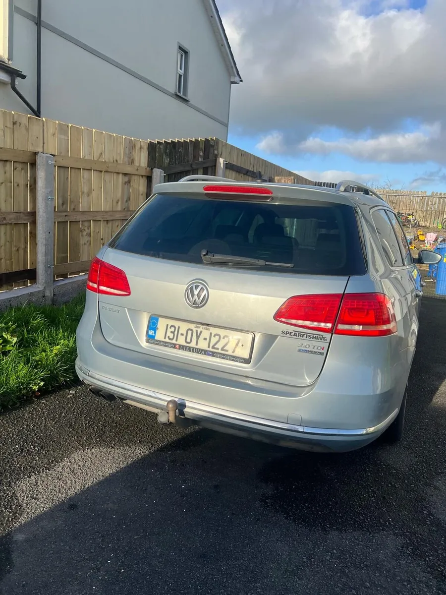 Car - Image 2