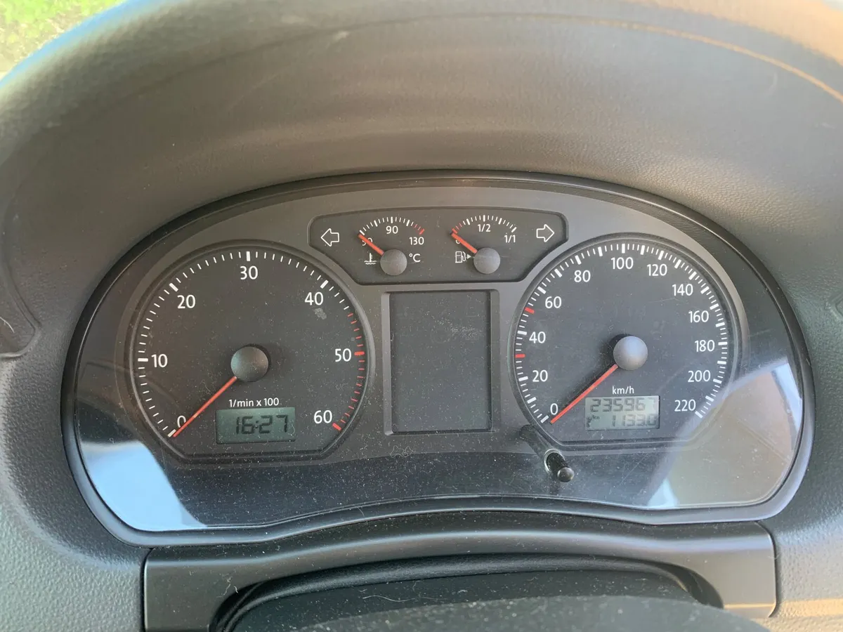Volkswagen Polo 2008 - Image 2