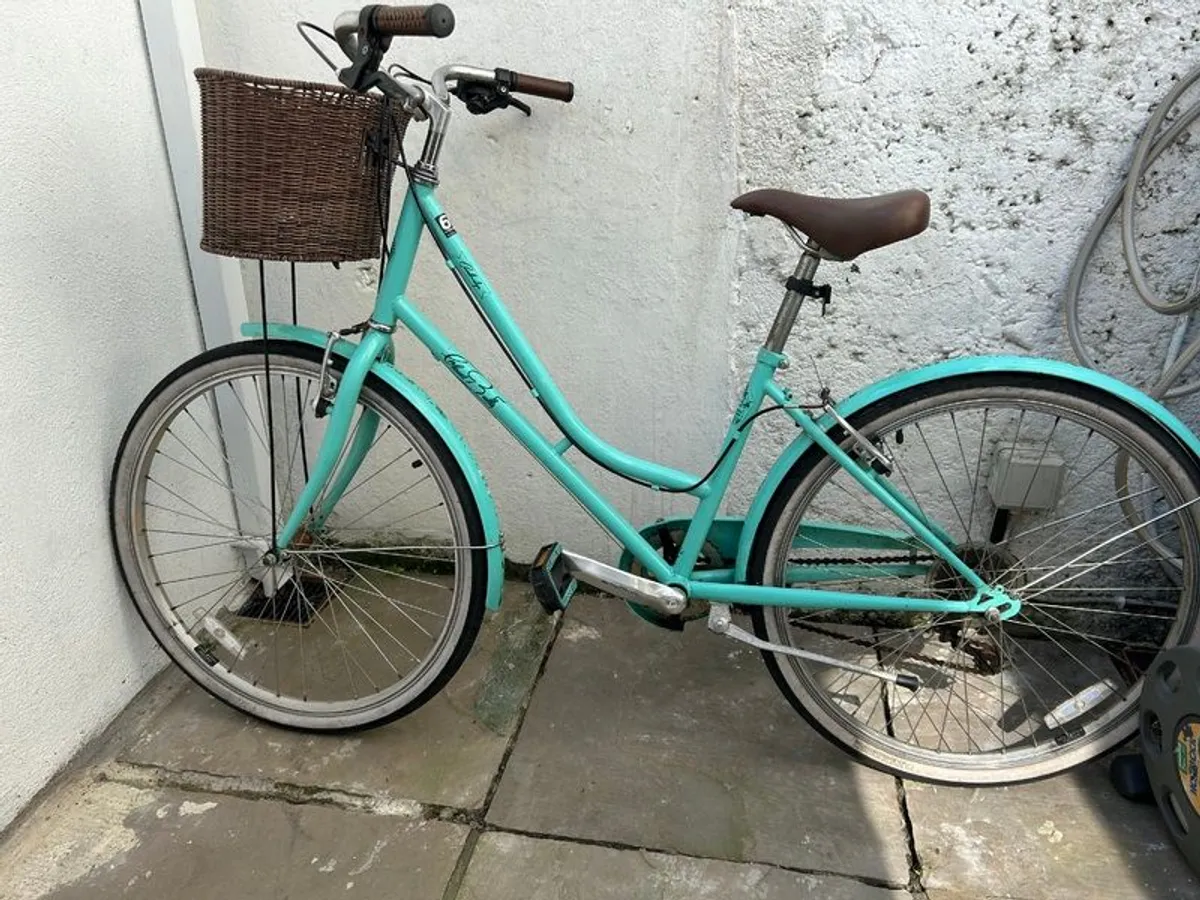 Girls claud butler bike - Image 1