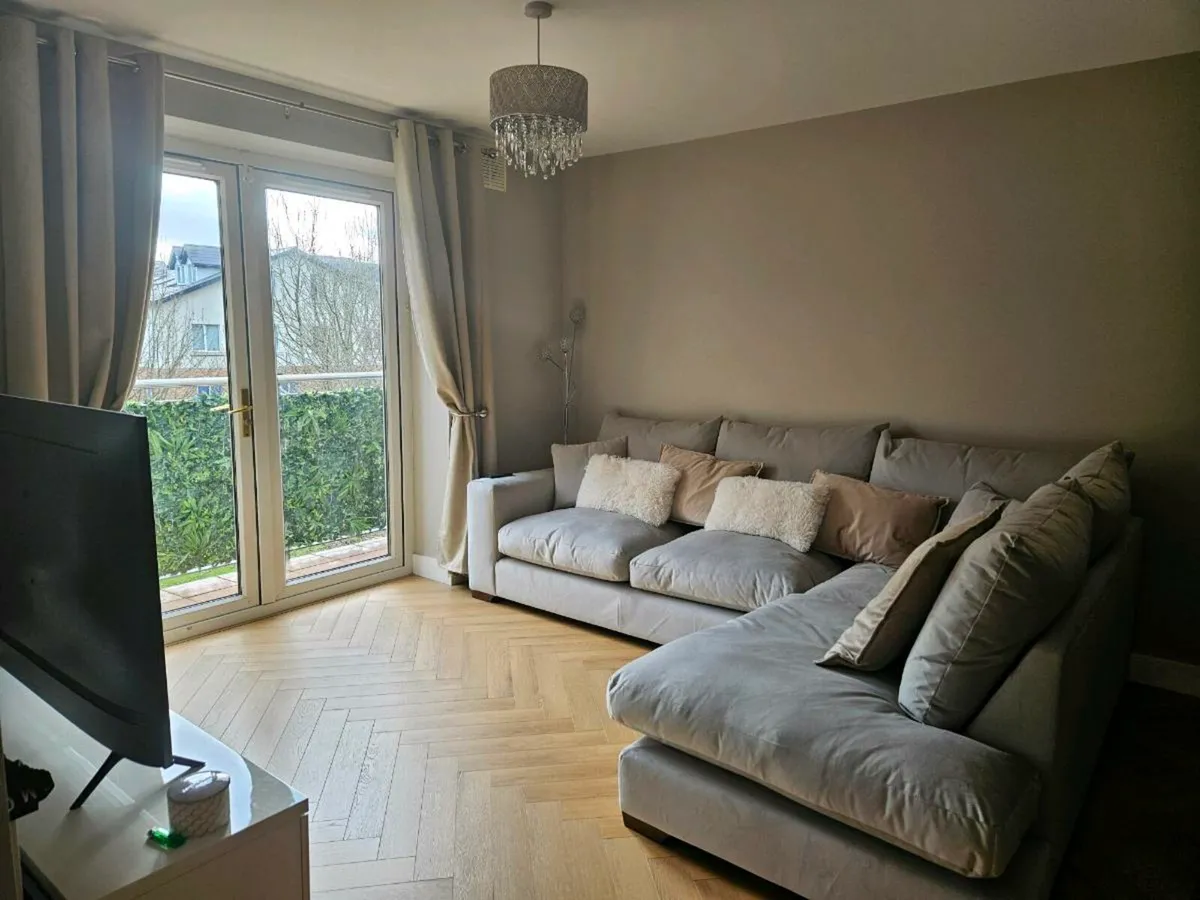 Corner sofa with poof - Image 2