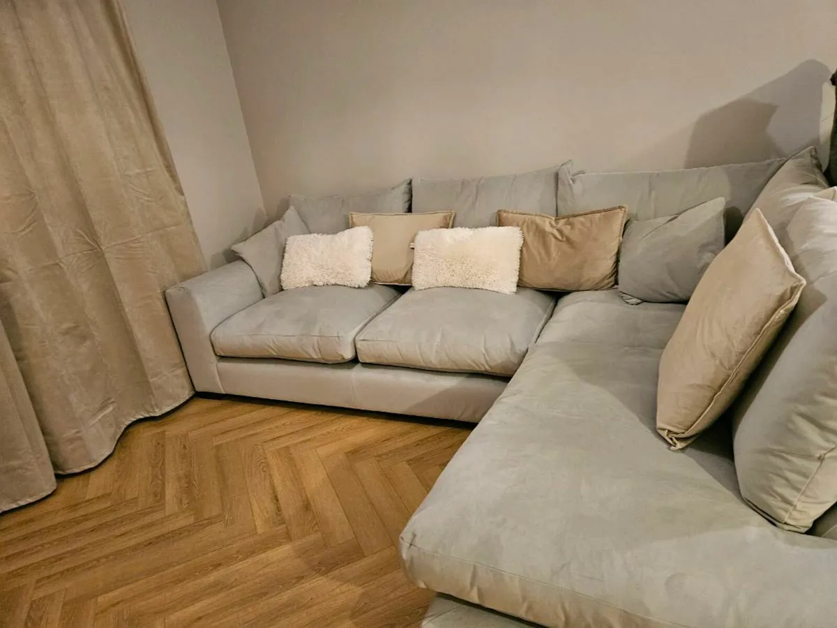 Corner sofa with poof - Image 4