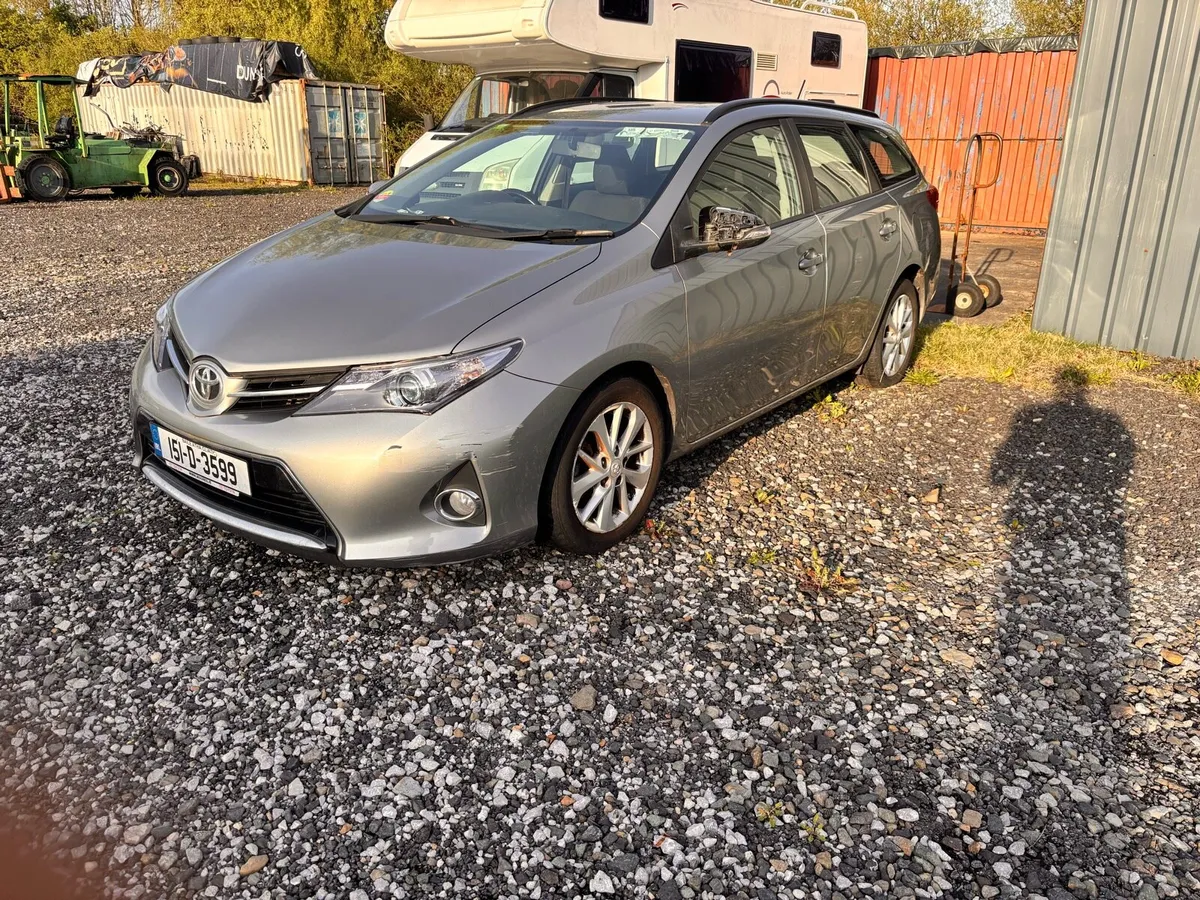 151 Toyota auris estate HEADGASKET GONE - Image 2