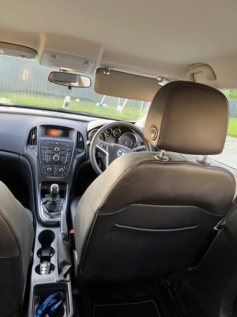 Vauxhall Astra 2012 - Image 3