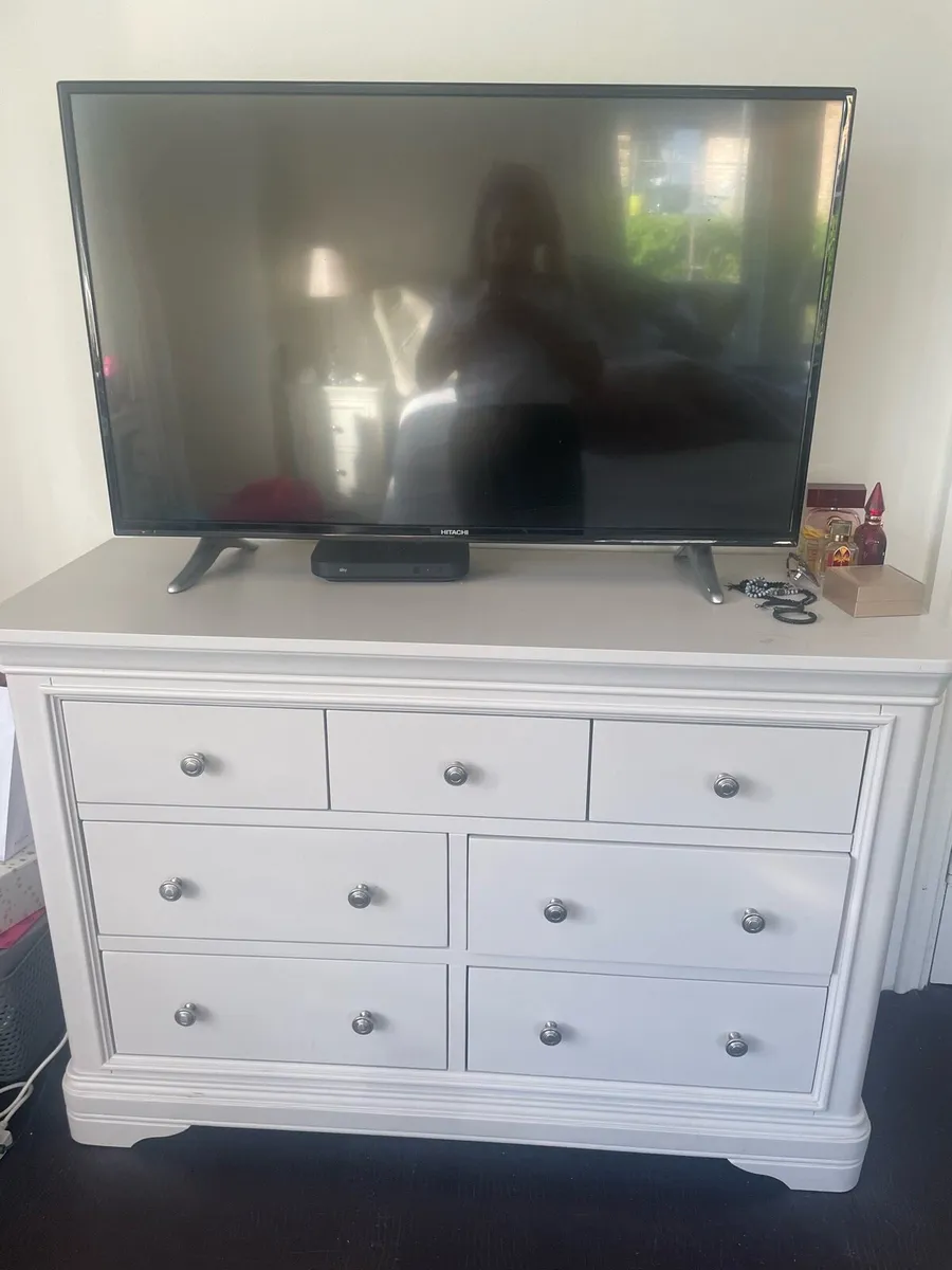 Bedroom furniture - Image 4