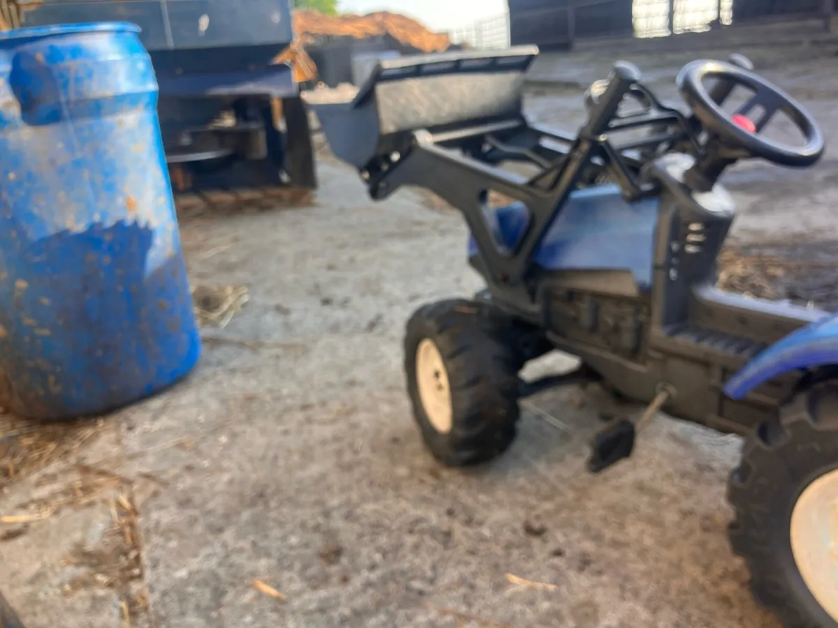 Toy tractor - Image 2