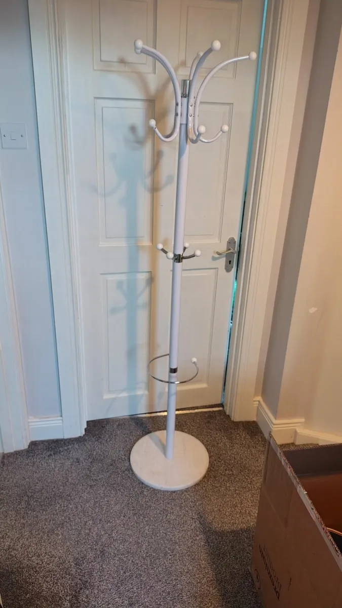 Coats rack - Image 1