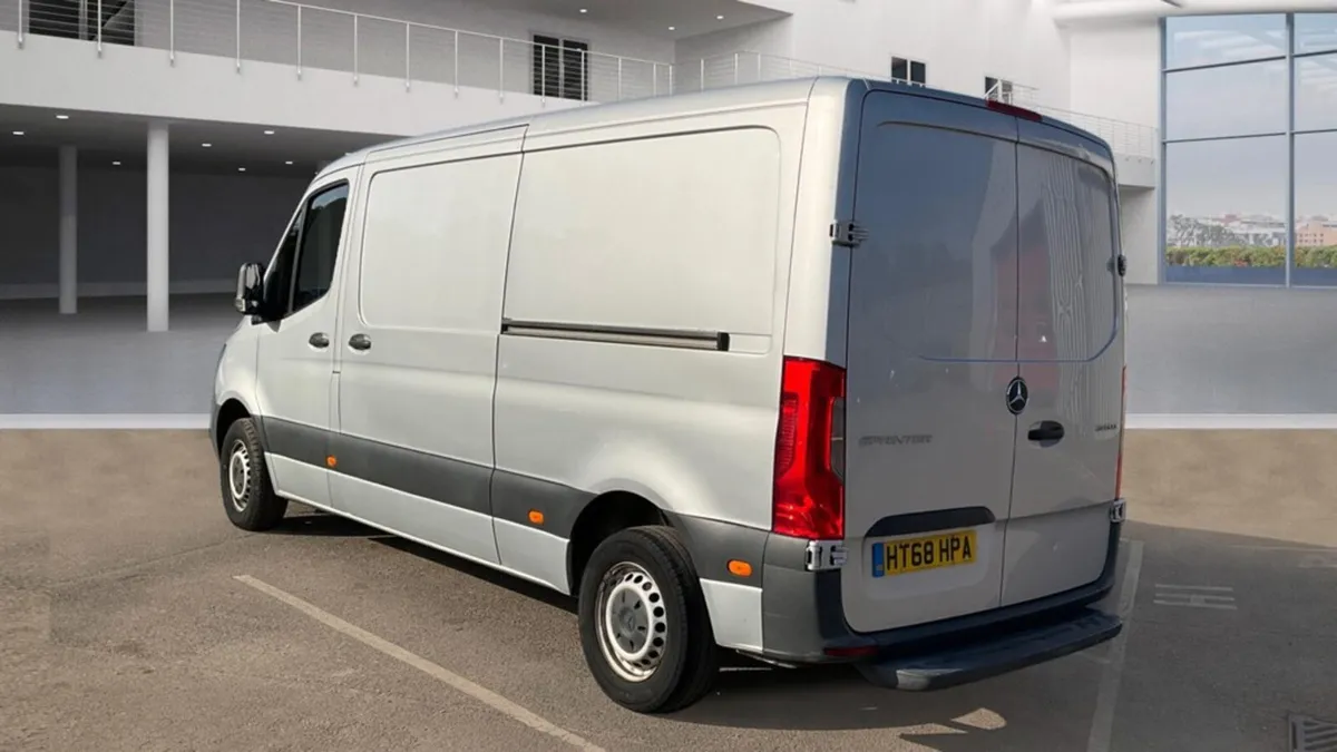 NEW MODEL 31/12/18 SPRINTER 314 CDI MWB LOW ROOF - Image 3