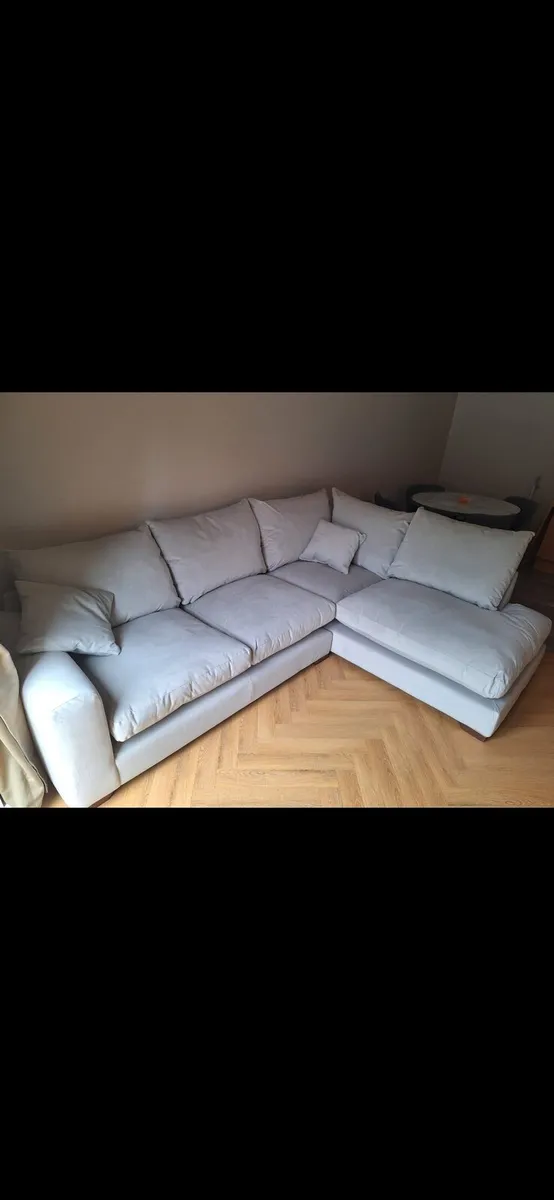 Corner sofa with poof - Image 1