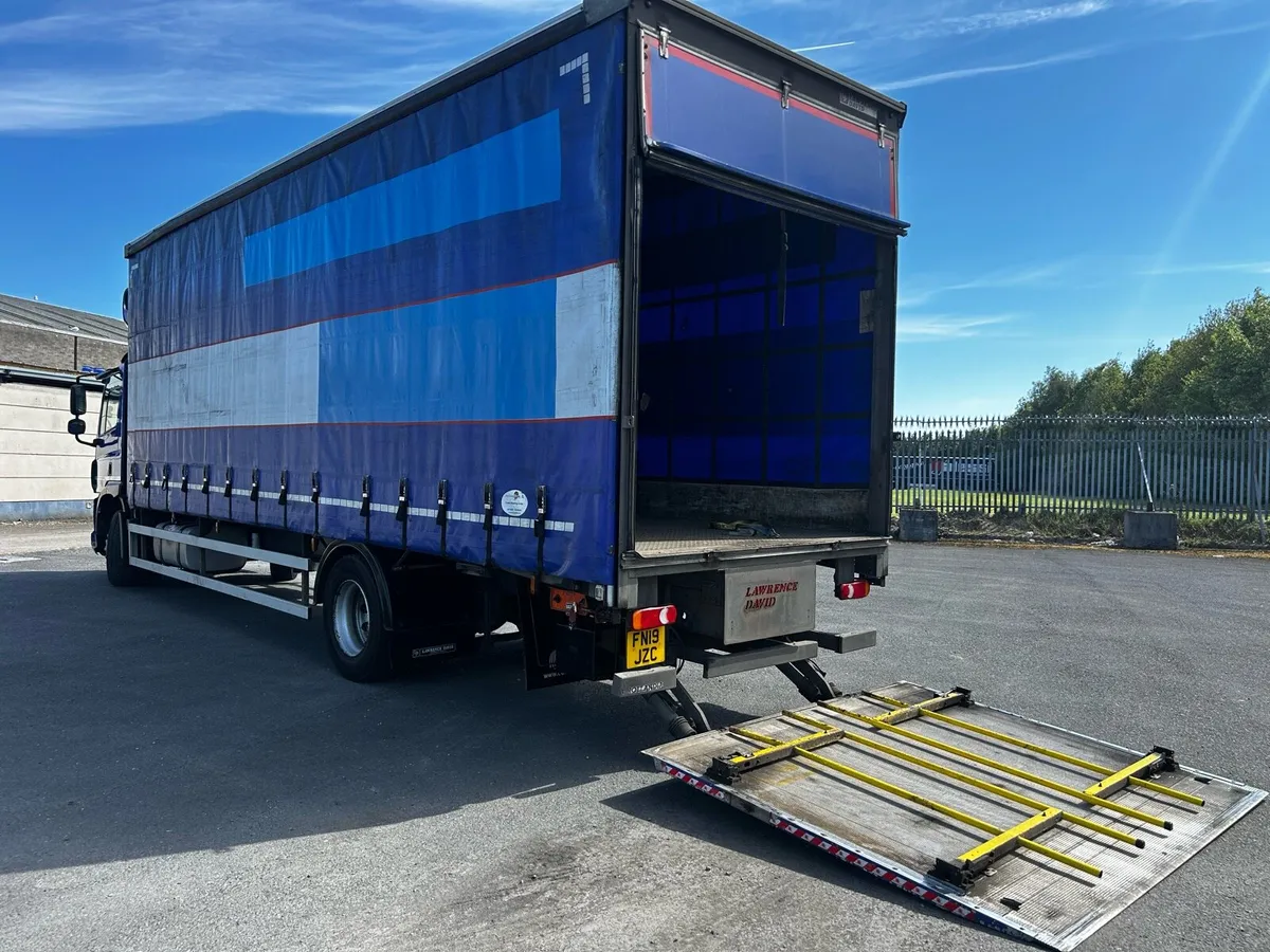 2019 DAF CF Curtainside - Image 3