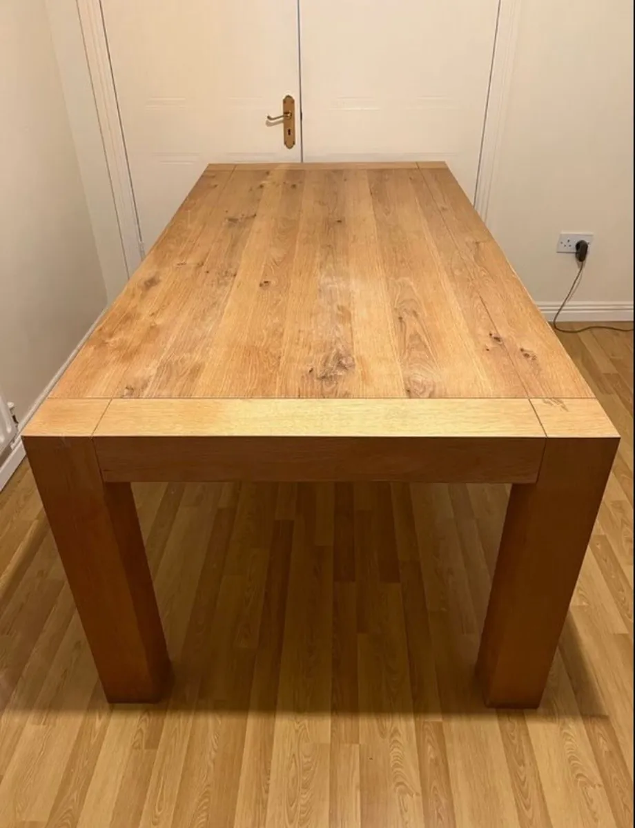 Dinning table - Image 1
