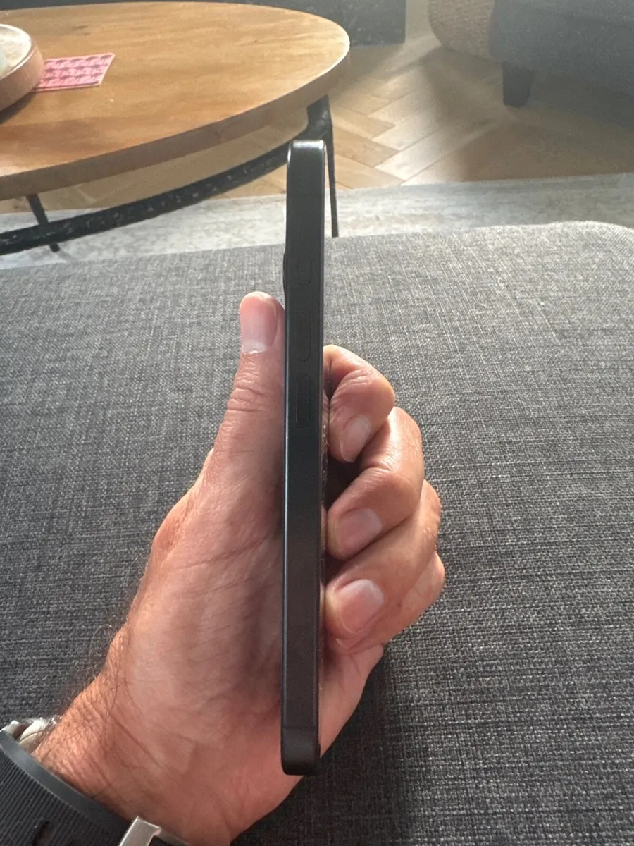 iPhone 15 pro - Image 3