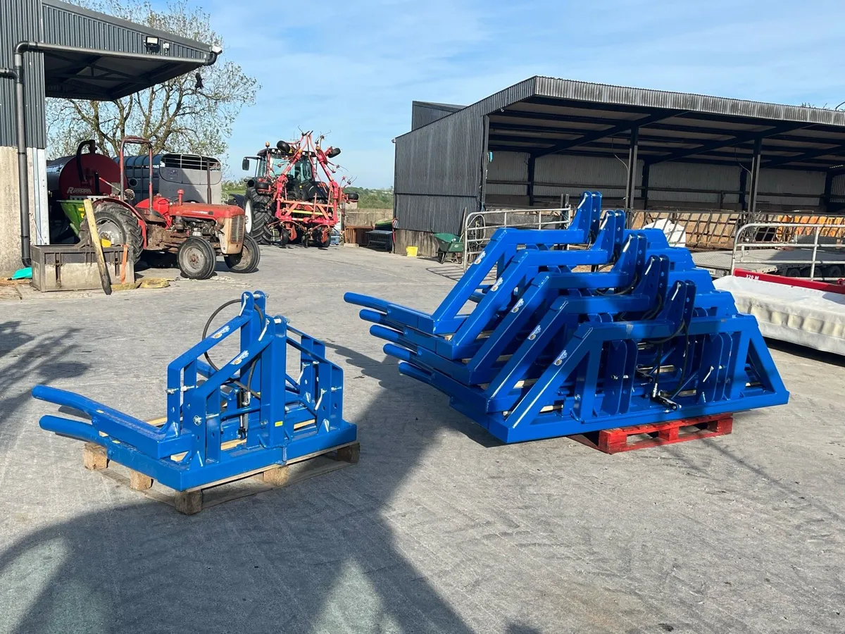 Dowd Bale Lifters - Image 1
