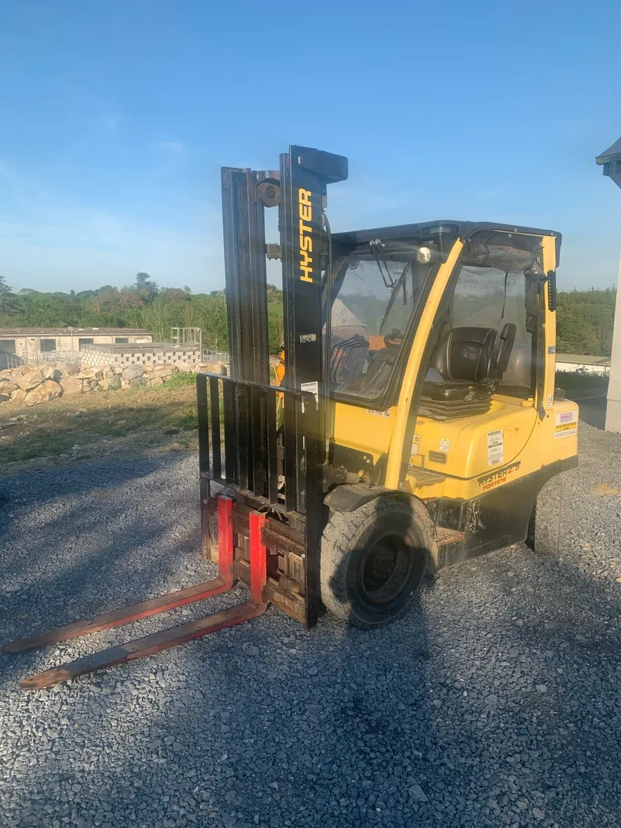 2015 Hyster 2.5T Gas Forklift - Image 1