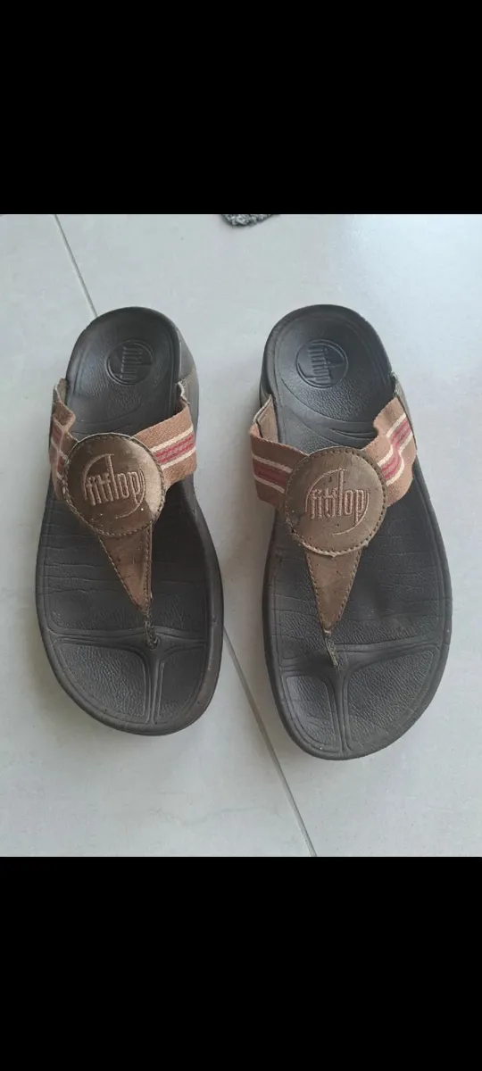 Ladies FLITFLOPS USED BUT IN GOOD CONDITIONN - Image 2