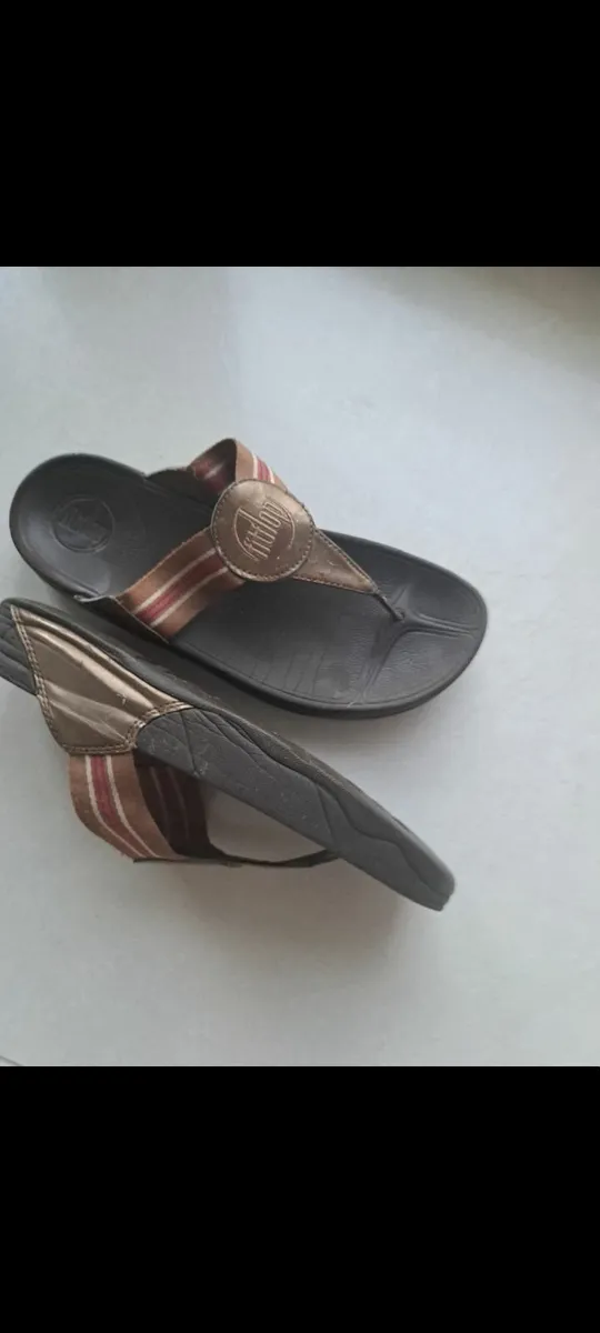 Ladies FLITFLOPS USED BUT IN GOOD CONDITIONN - Image 3