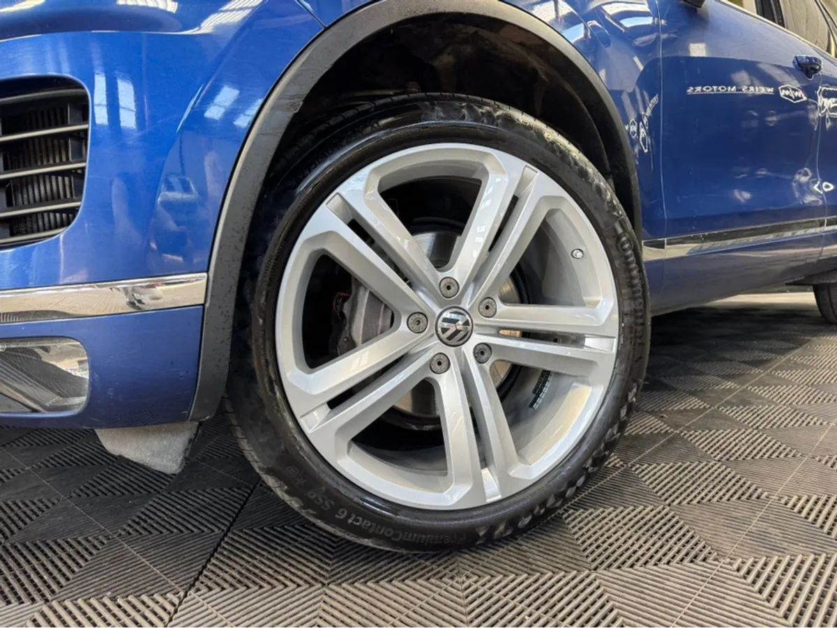 Volkswagen Touareg 3.0 TDI 262BHP V6 5DR Auto / 5 - Image 3
