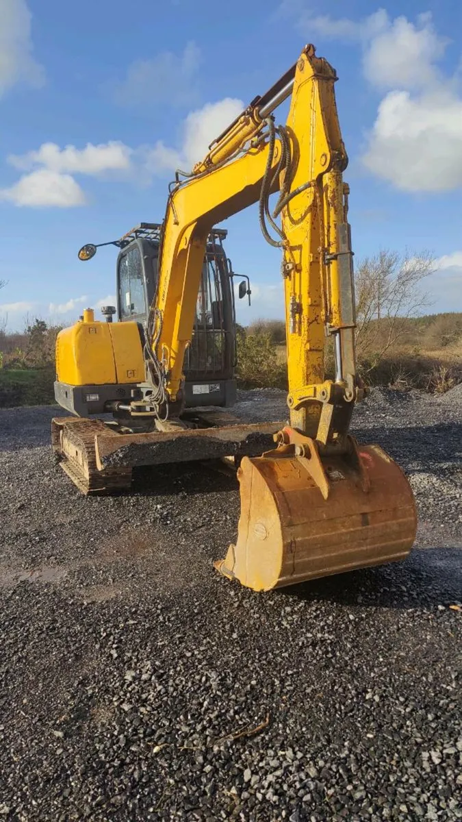 2017 Liugong 906D 6 Ton Digger - Image 1