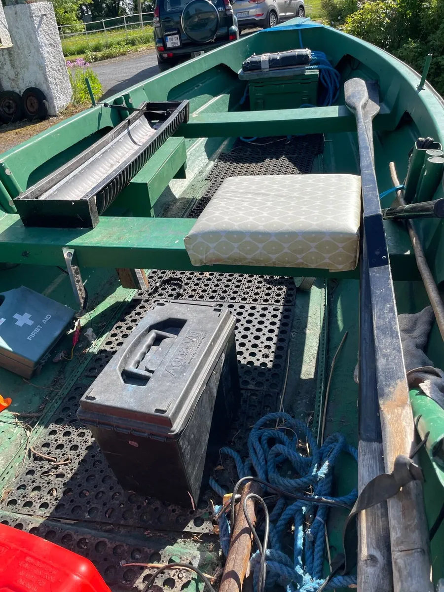 17ft lake boat - Image 2