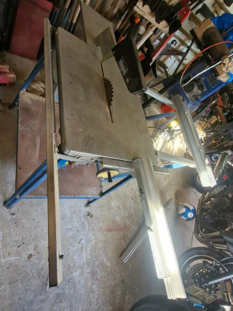 Table saw - Image 2