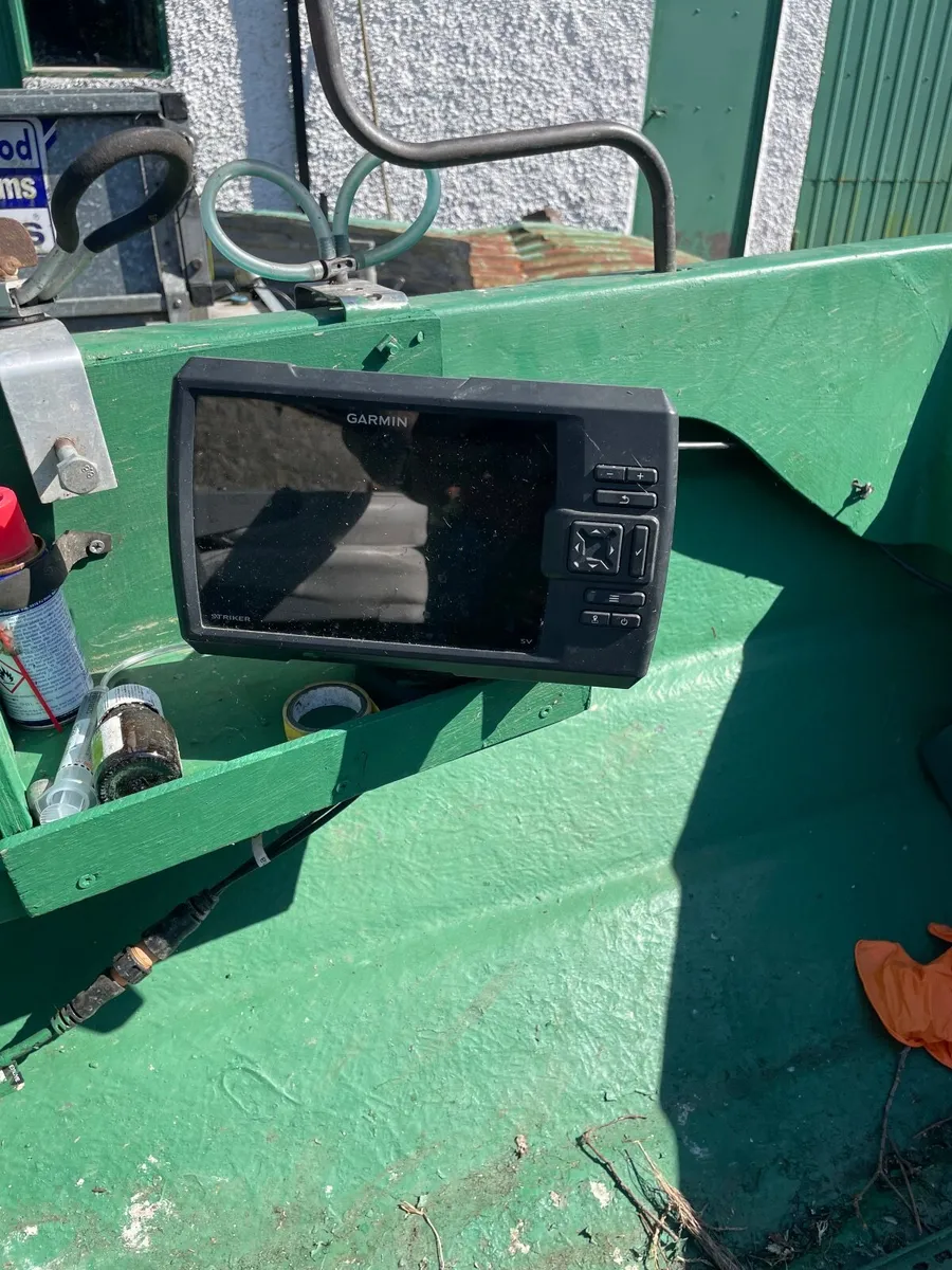 Garmin fish finder - Image 2