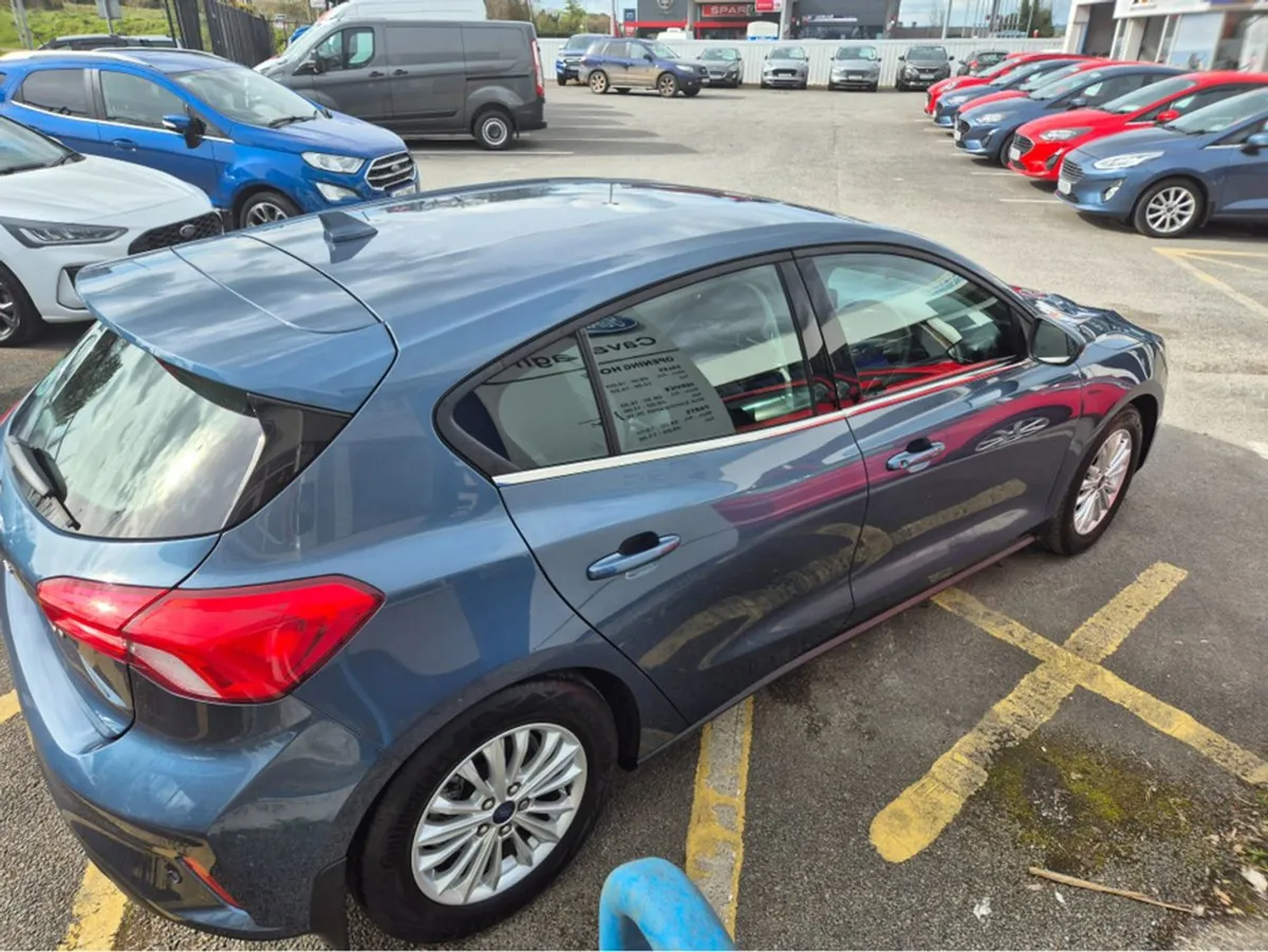 Ford Focus Titanium 5DR 1.5 TD 120 S6. S6.2 M6 F - Image 3