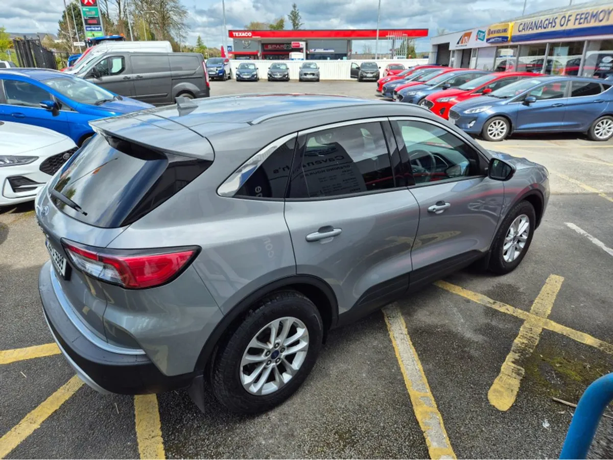 Ford Kuga Titanium 5DR 1.5 TD 120 S6.2 M6 F - Image 2