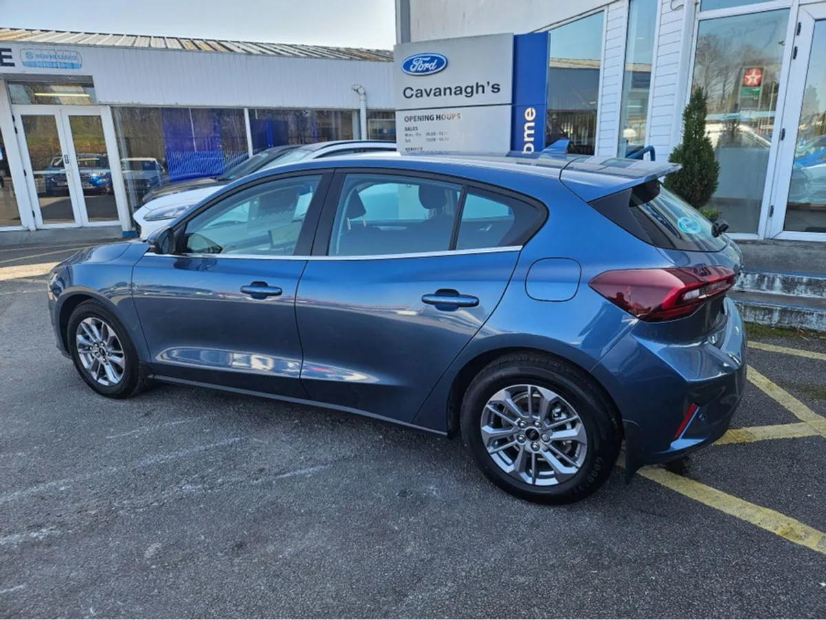 Ford Focus Titanium 5DR 1.0t 125 MHE - Image 3