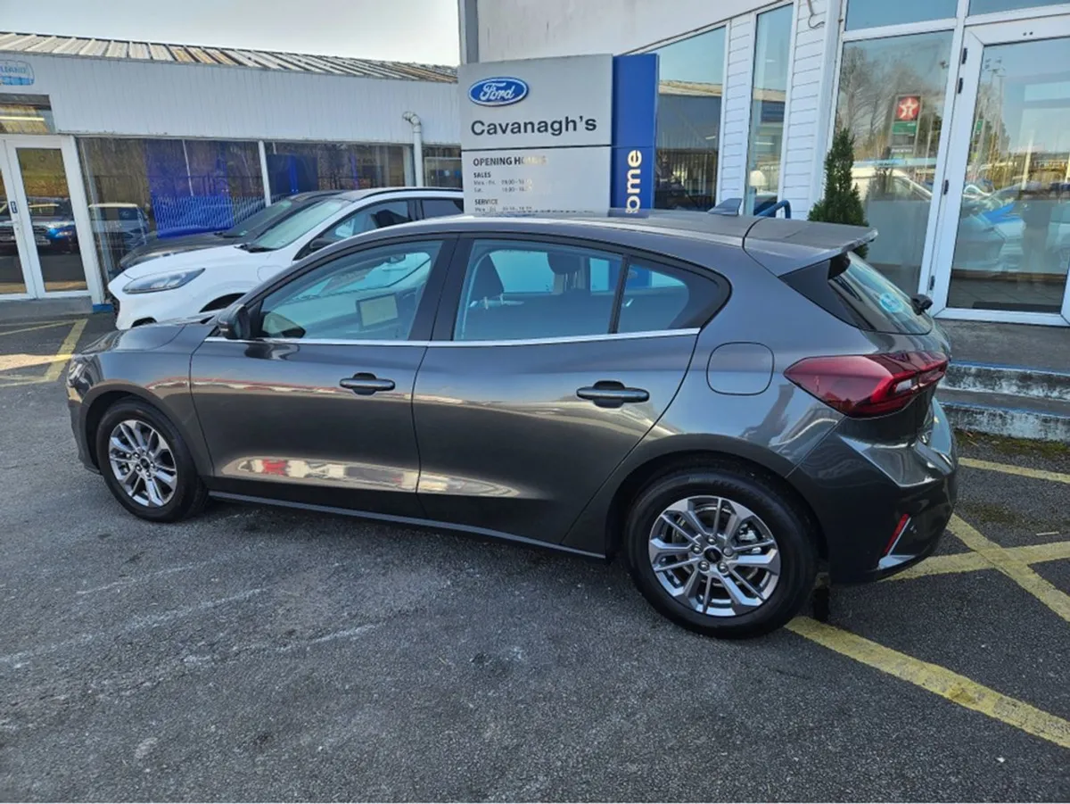 Ford Focus Titanium 5DR 1.0l 125 Mhev 6 - Image 3
