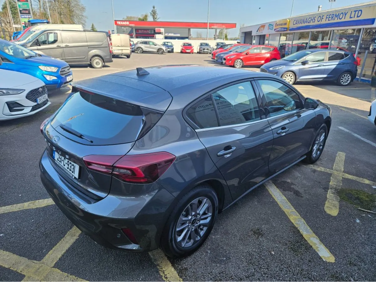 Ford Focus Titanium 5DR 1.0l 125 Mhev 6 - Image 4