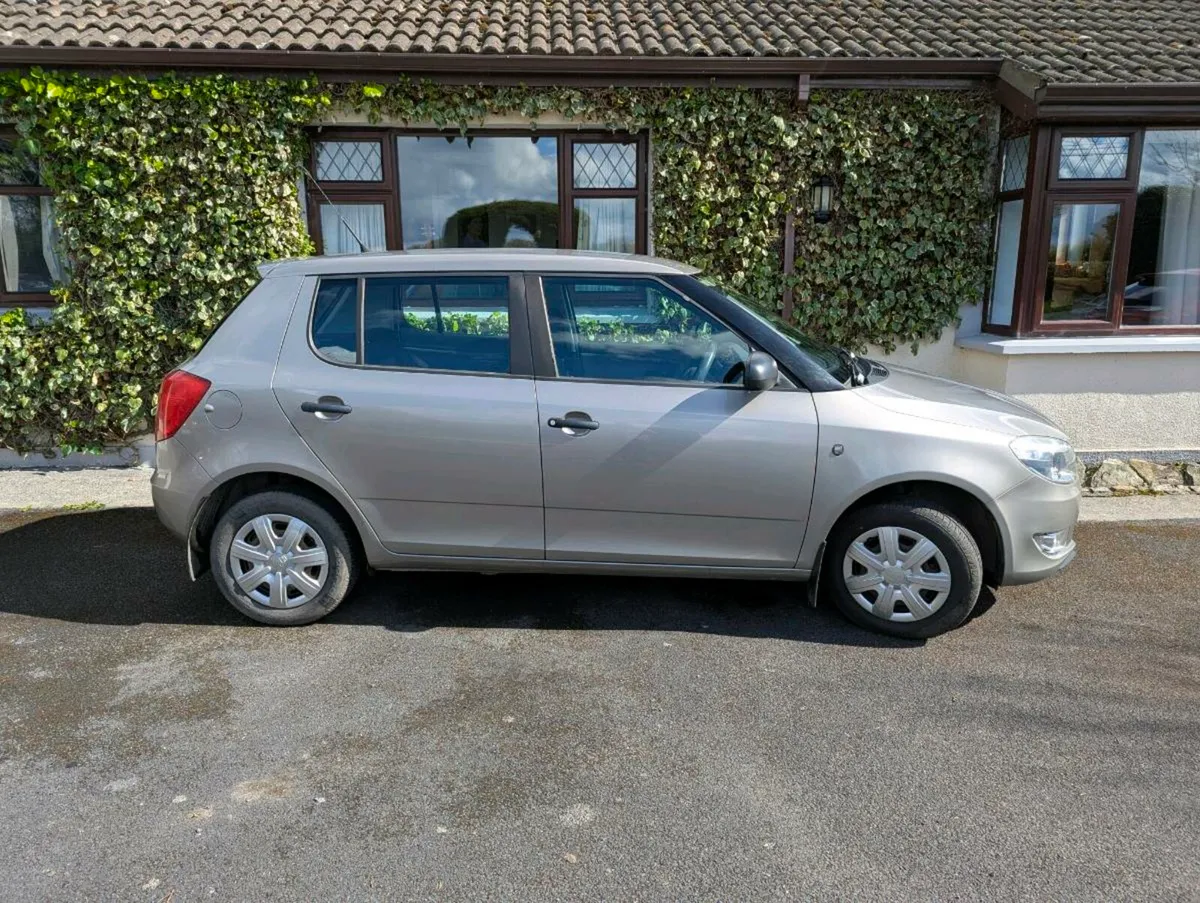 Car - Image 2