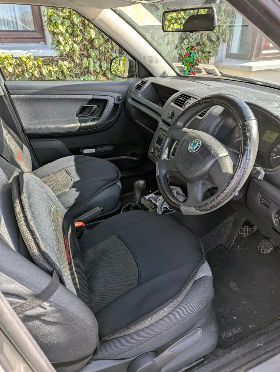Car - Image 4