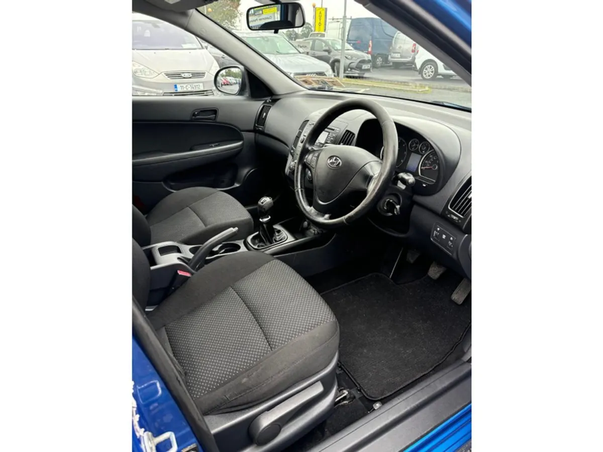 Hyundai i30 1.6 Comfort Crdi 5DR - Image 3
