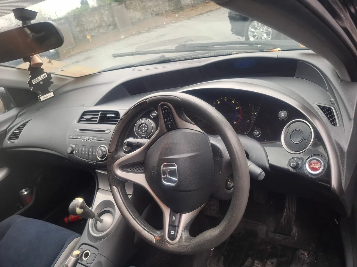 Honda Civic 2008 - Image 2