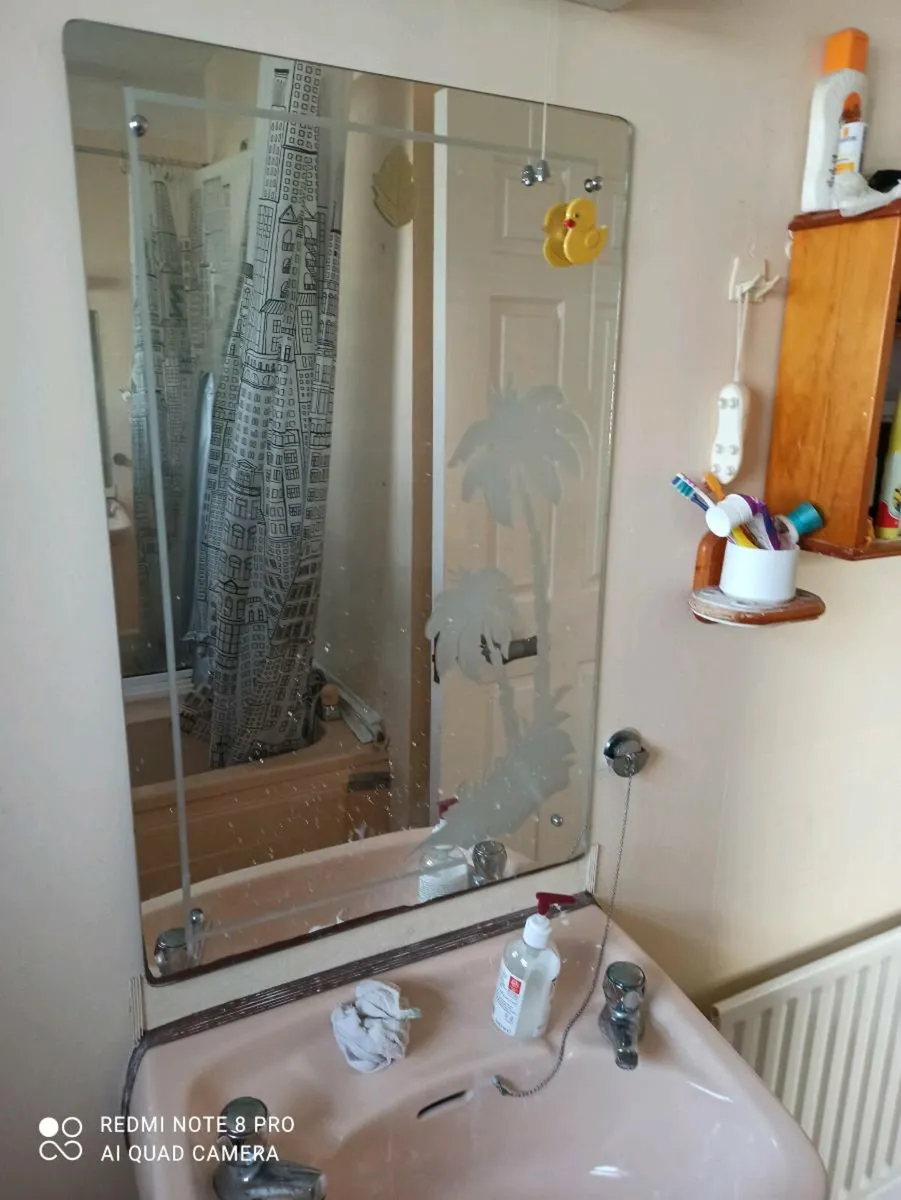 Bathroom mirror - Image 1