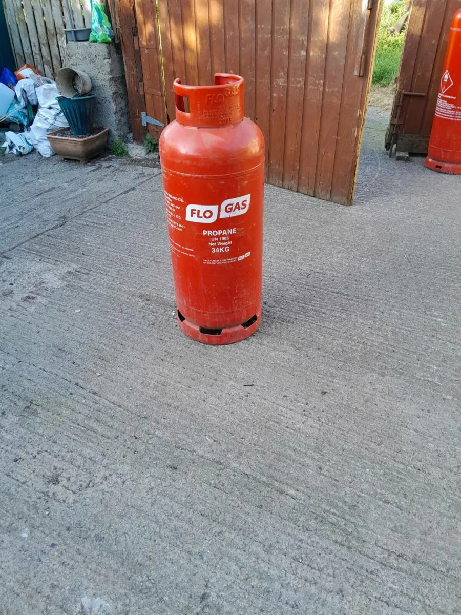 Gas cylinders - Image 2