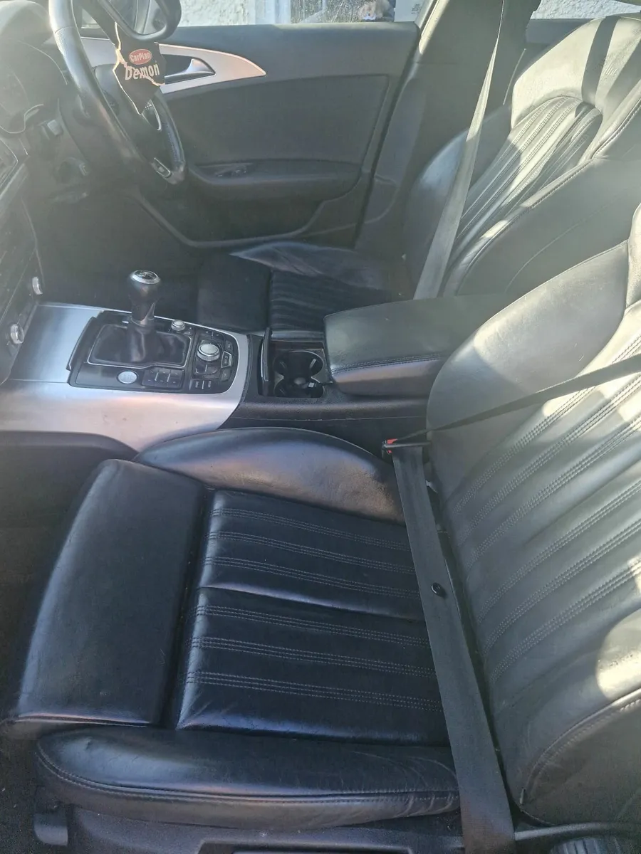 Car for parts - Image 2