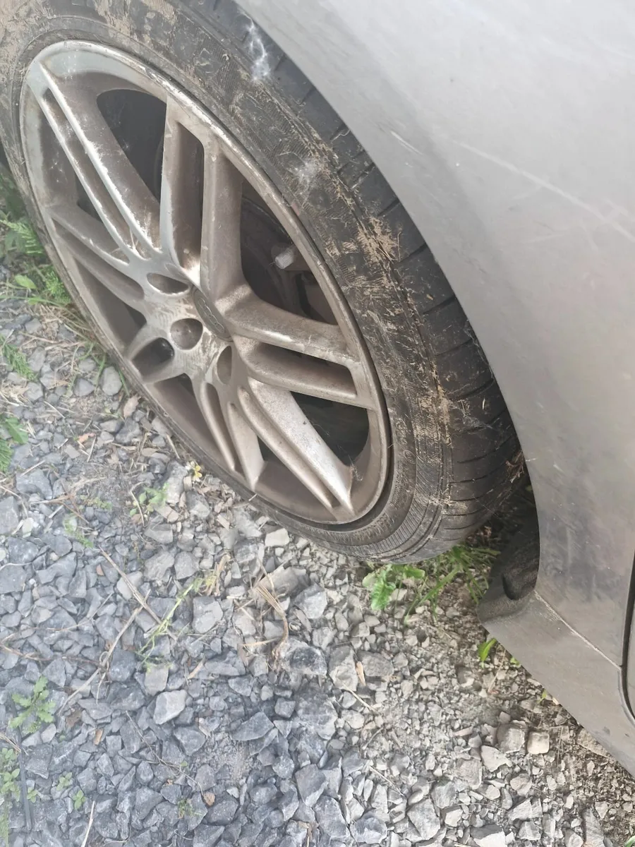 Car for parts - Image 3