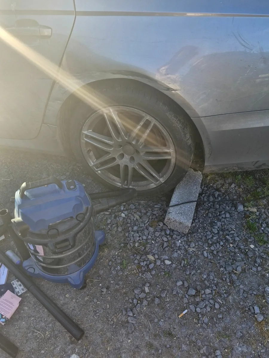 Car for parts - Image 4