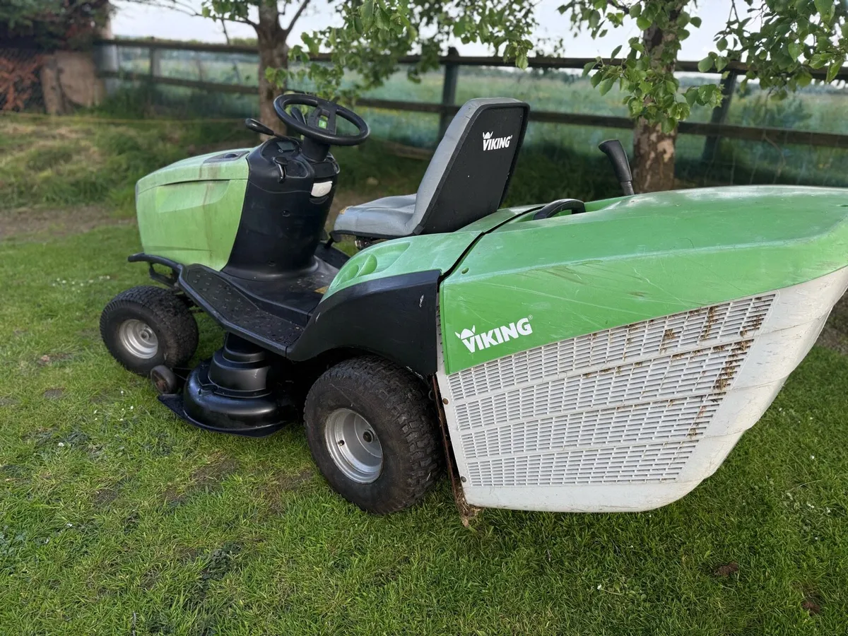 Viking RideOn Lawnmower 17.5Hp 42” cut - Image 2