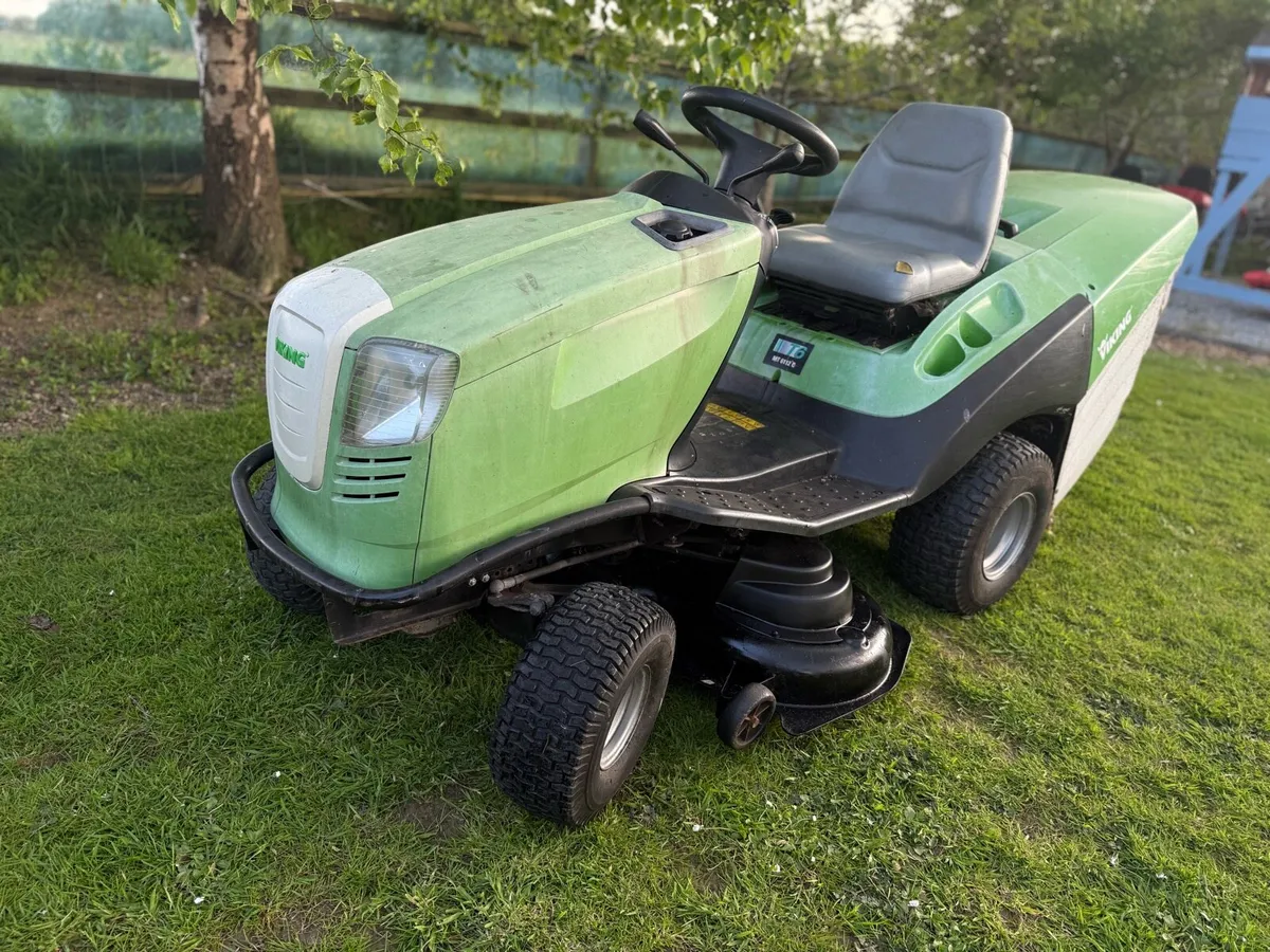 Viking RideOn Lawnmower 17.5Hp 42” cut - Image 3